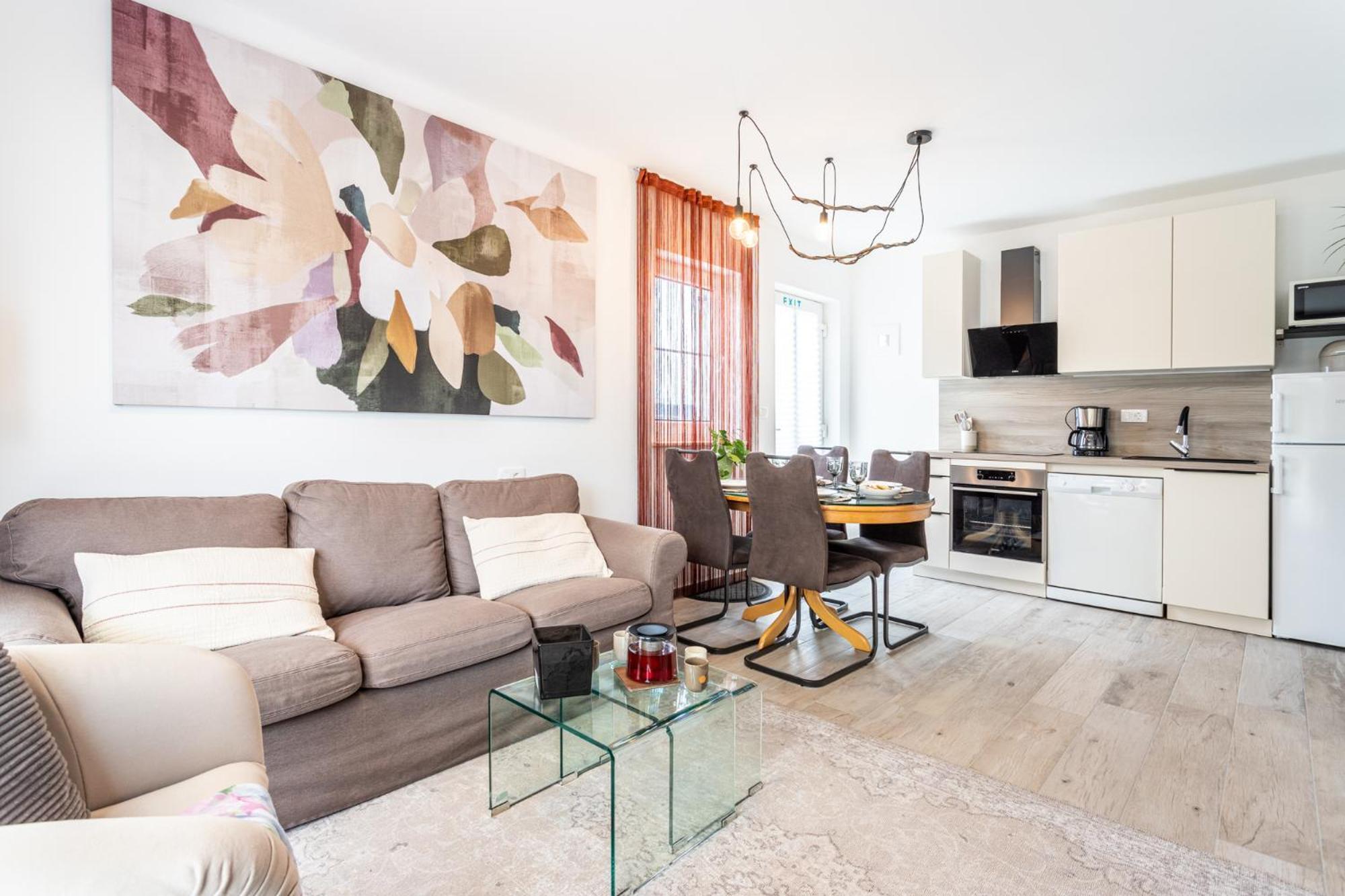 Kalina Deluxe Apartments เยลซา ภายนอก รูปภาพ