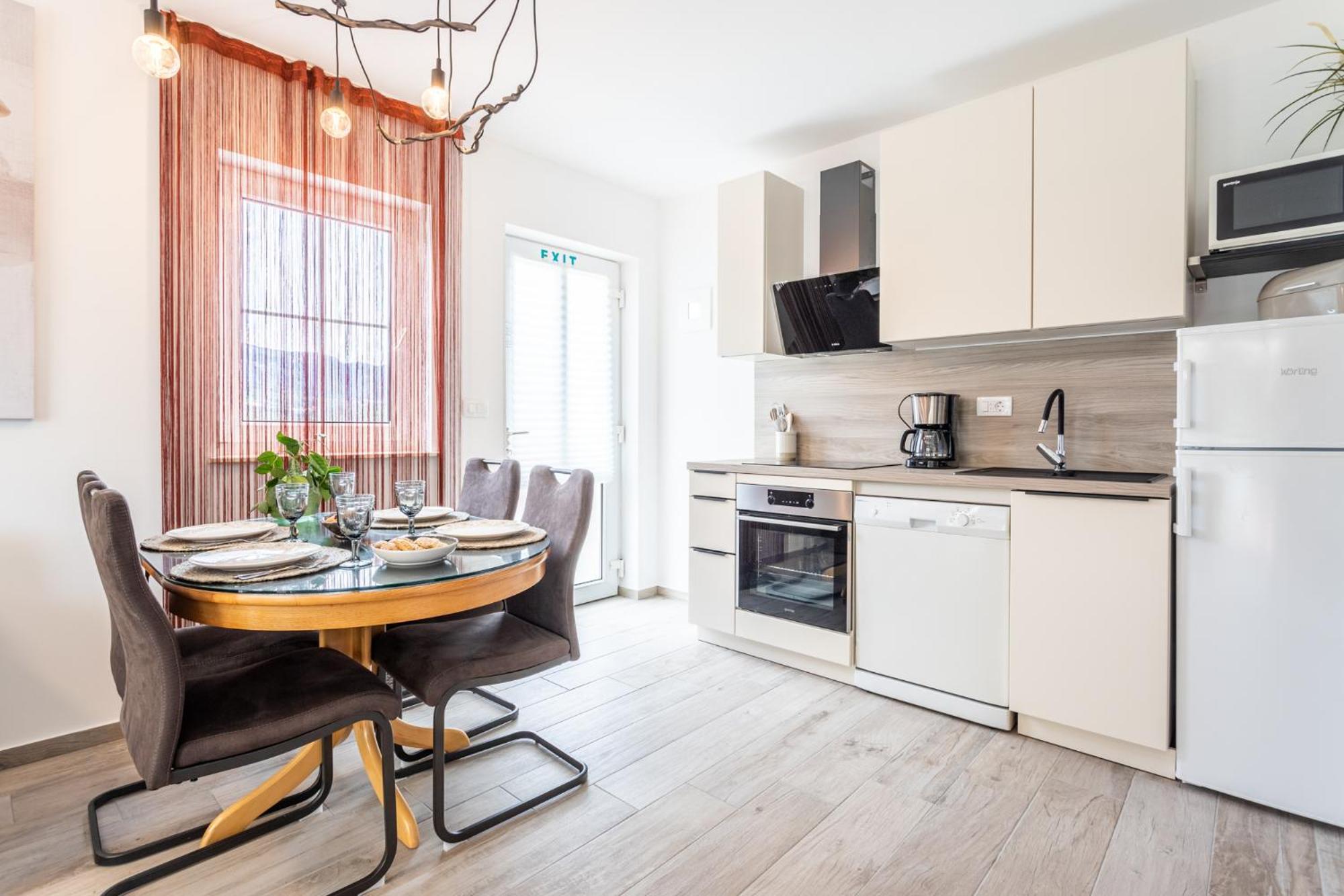 Kalina Deluxe Apartments เยลซา ภายนอก รูปภาพ