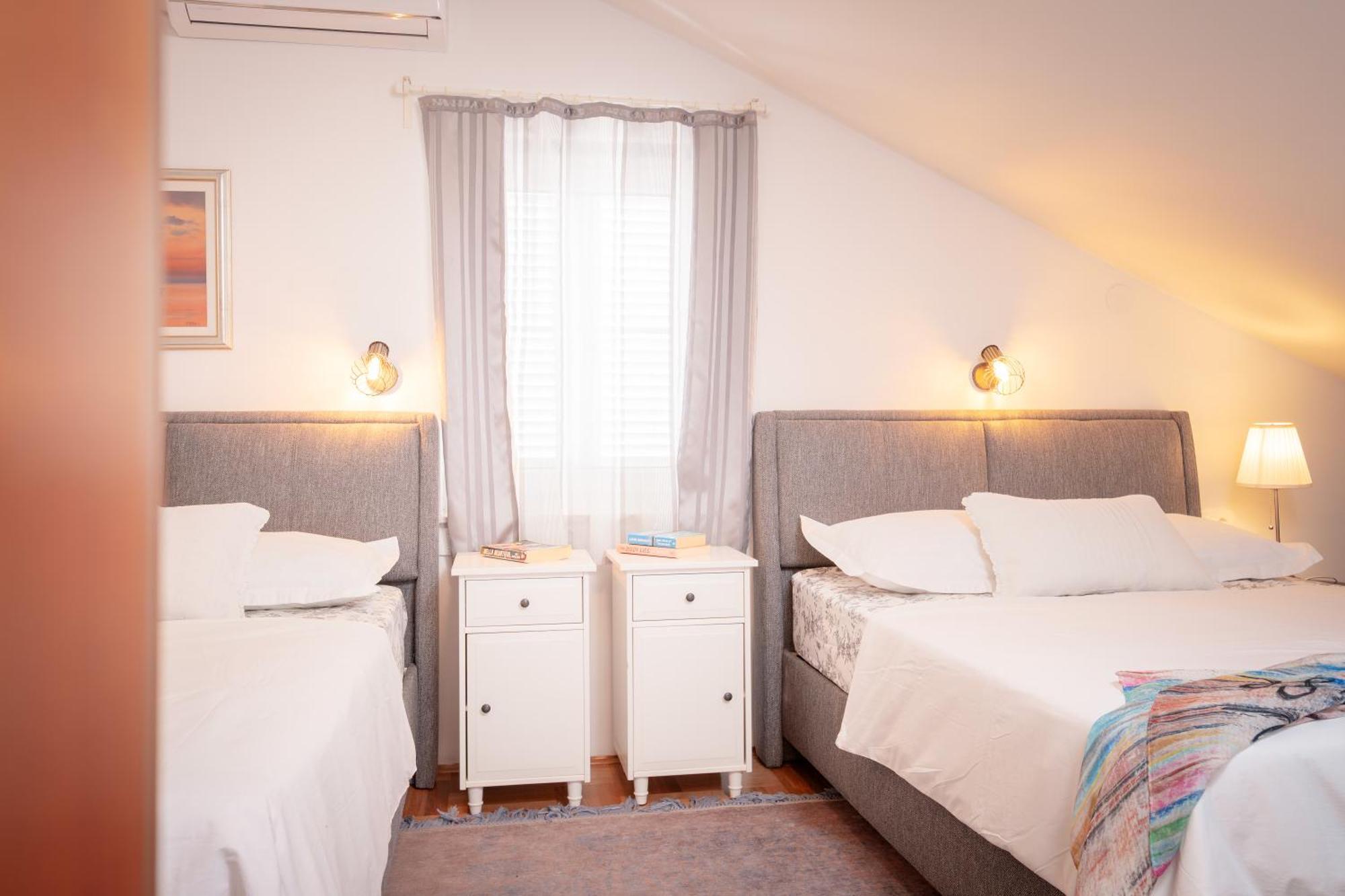 Kalina Deluxe Apartments เยลซา ภายนอก รูปภาพ