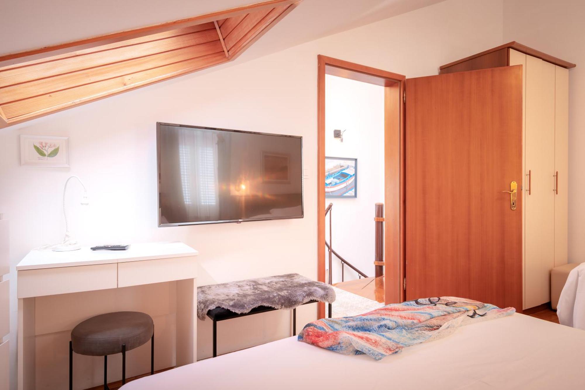 Kalina Deluxe Apartments เยลซา ภายนอก รูปภาพ
