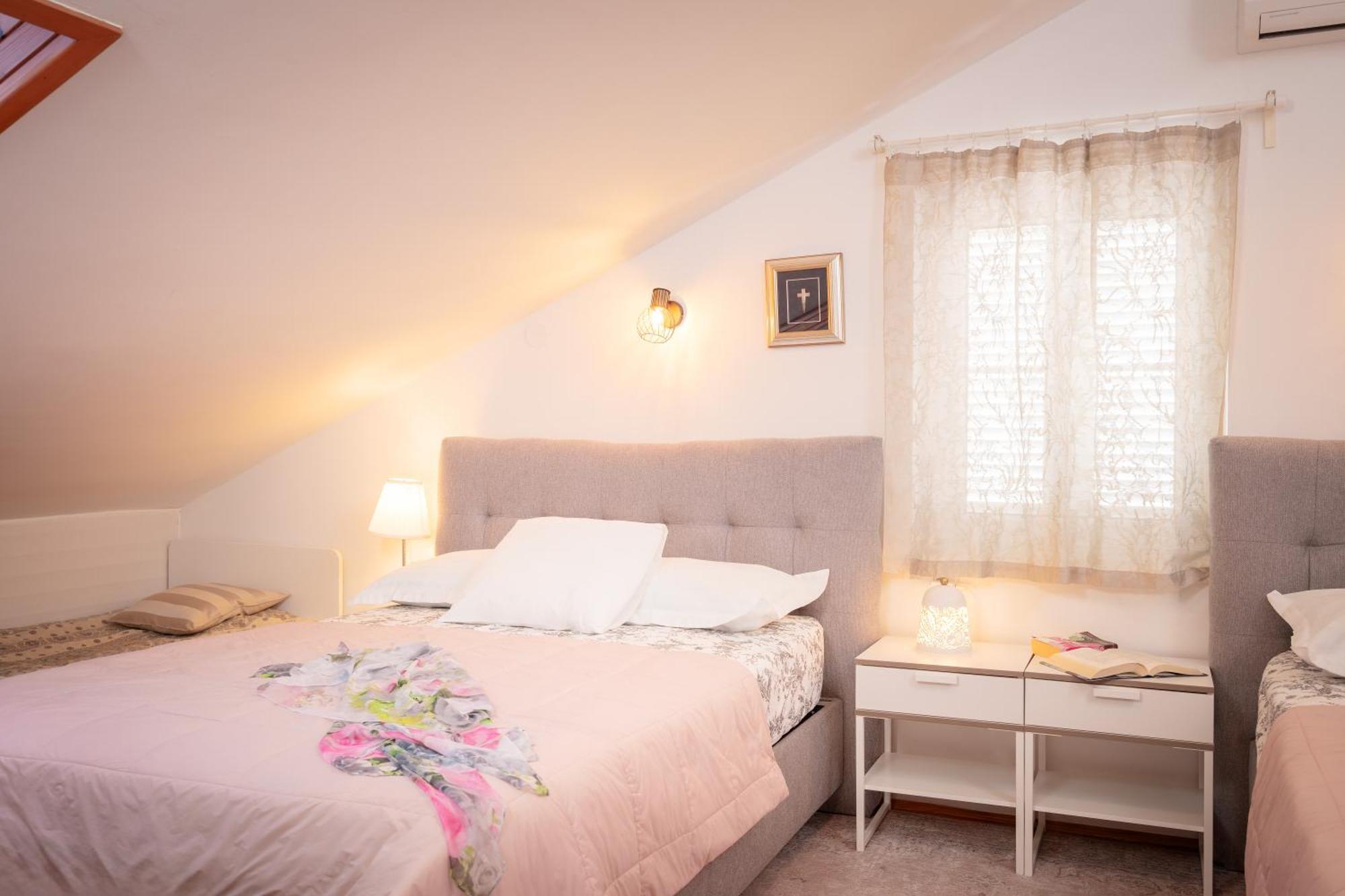 Kalina Deluxe Apartments เยลซา ภายนอก รูปภาพ