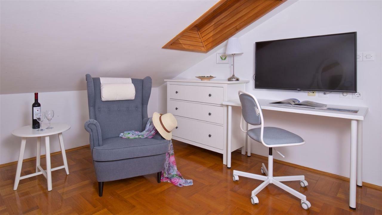 Kalina Deluxe Apartments เยลซา ภายนอก รูปภาพ